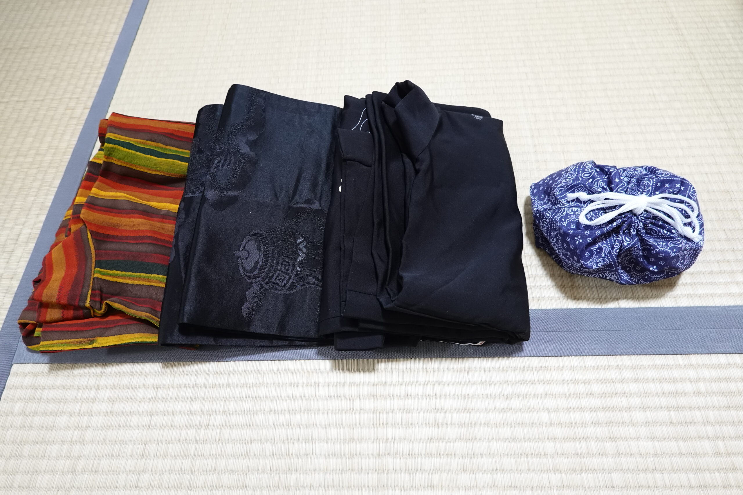 関西の某福祉作業所の方から呪物(着物と牛鬼像)を譲渡していただきました｜2024年10月23日(水)