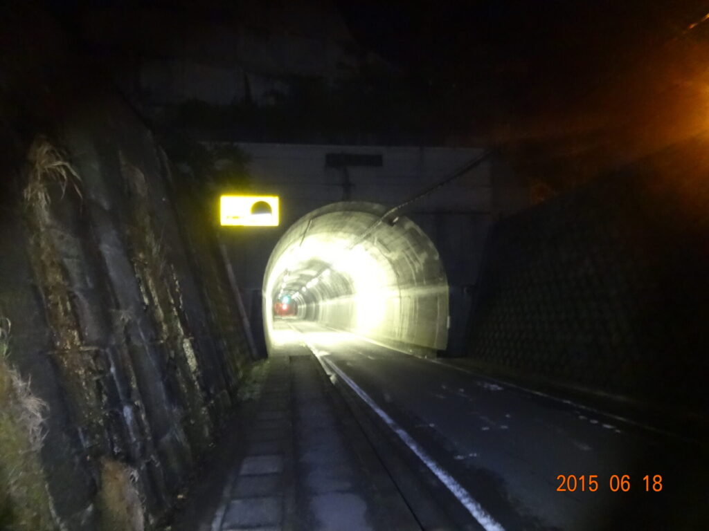 小坪トンネル（小坪隧道）付近の現地写真