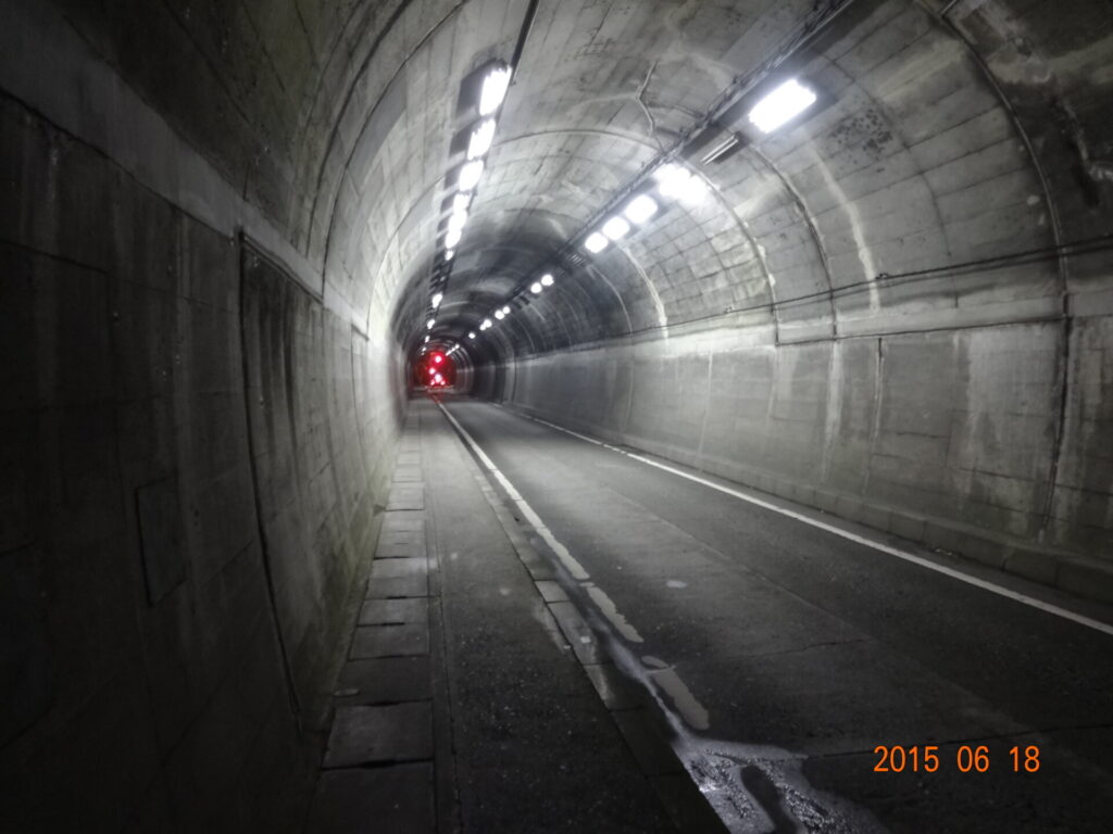 小坪トンネル（小坪隧道）付近の現地写真