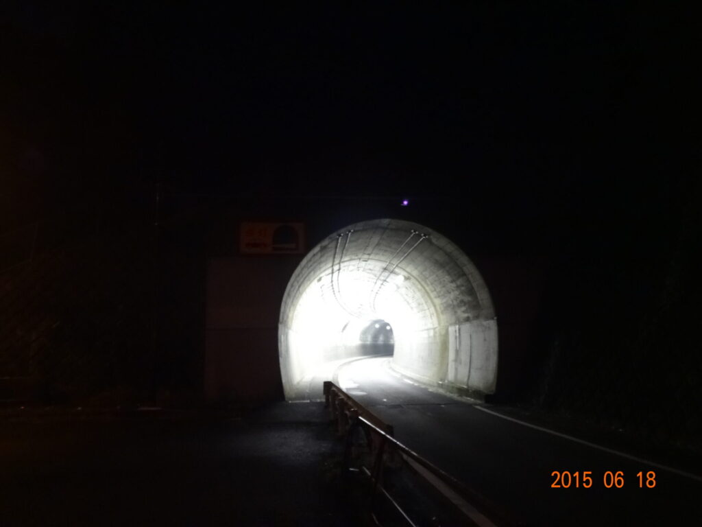 小坪トンネル（小坪隧道）付近の現地写真