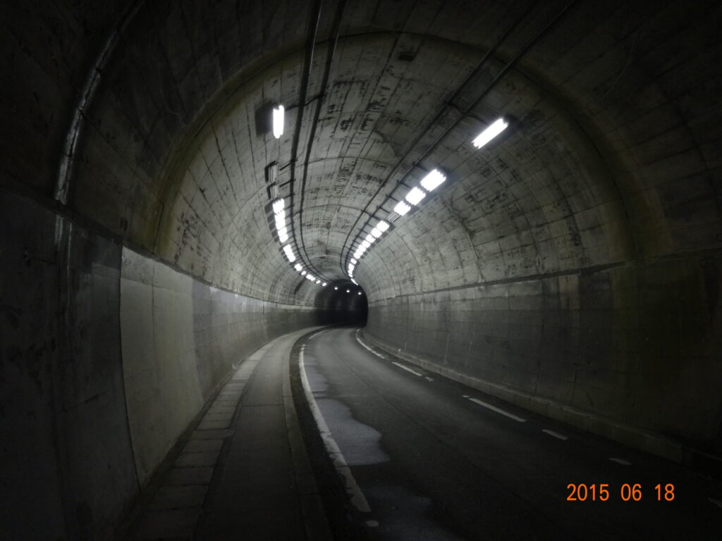 小坪トンネル（小坪隧道）付近の現地写真