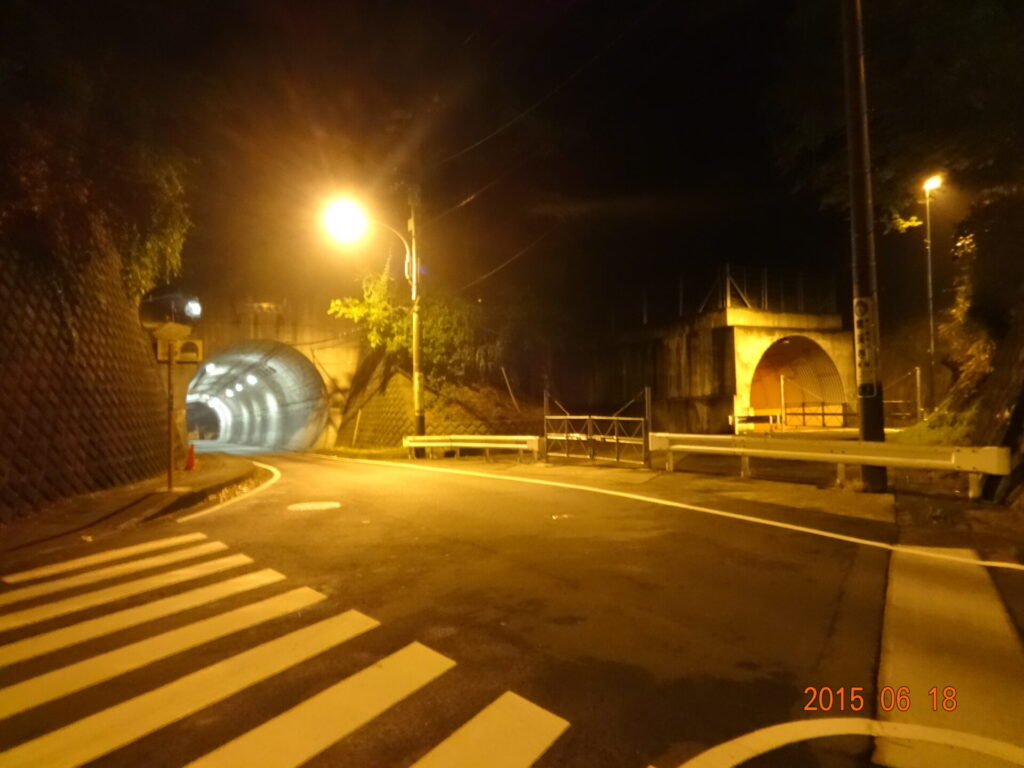 小坪トンネル（小坪隧道）付近の現地写真