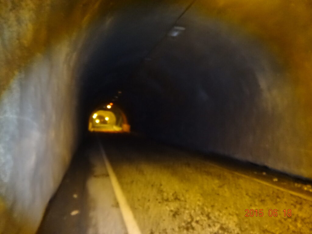 小坪トンネル（小坪隧道）付近の現地写真
