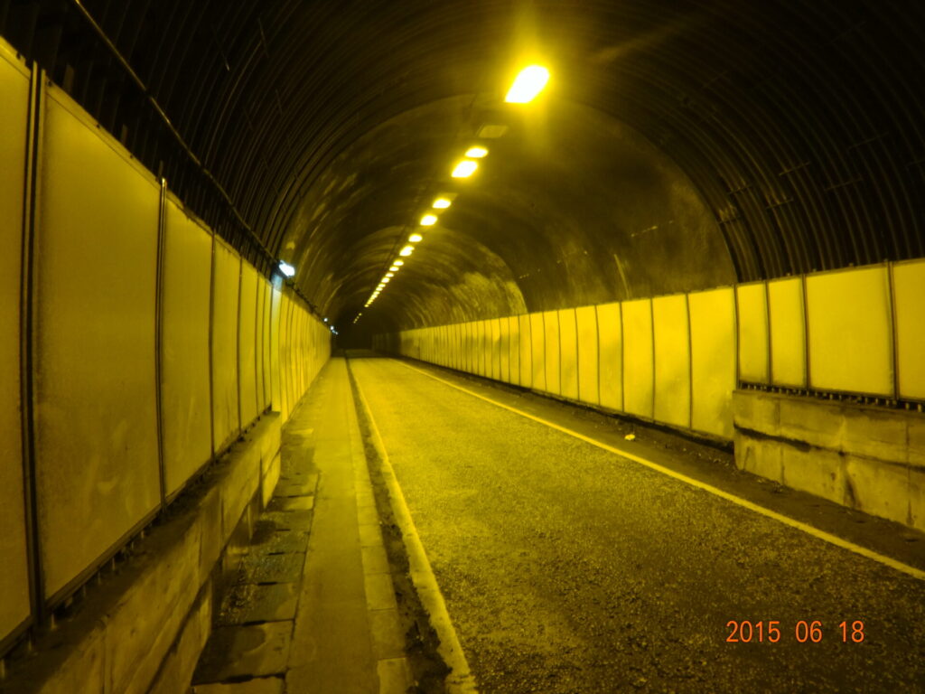 小坪トンネル（小坪隧道）付近の現地写真