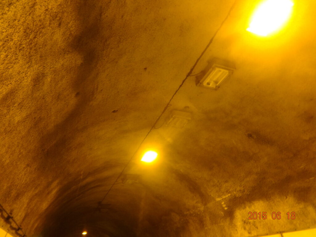 小坪トンネル（小坪隧道）付近の現地写真